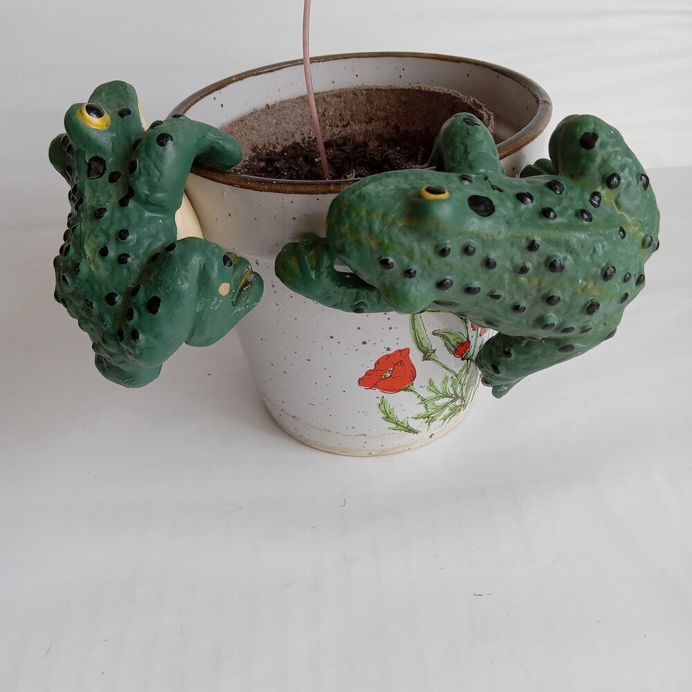 Ceramic Hanging Frogs Set 2 Garden Decor